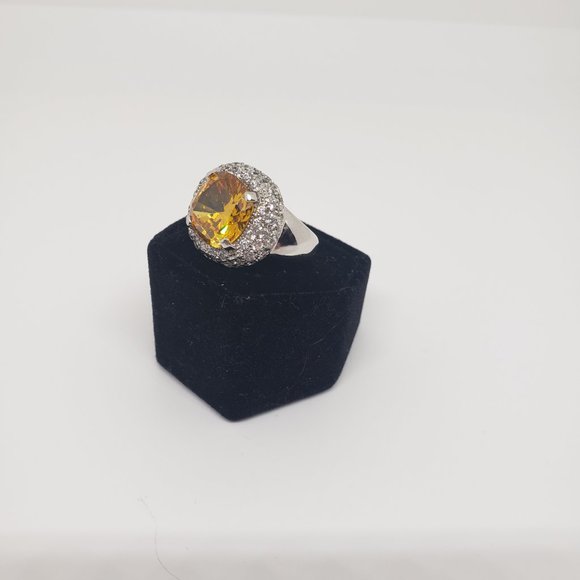 Simulated Yellow & Clear Gemstone Ring Size 6 - Picture 5 of 8